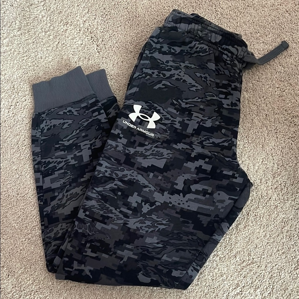 Under Armour Boy’s Black & Gray Camo Joggers